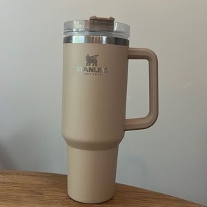 40 oz beige Stanley cup